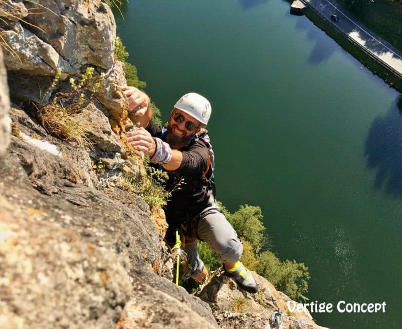 Stage escalade et nuit sur portaledges sur les falaises de Freyr