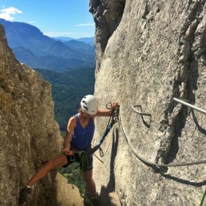 La via ferrata de Chironne surplombe le Diois