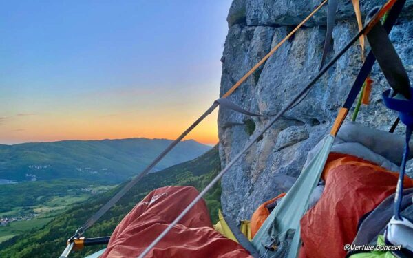 Bivouac en Montagne sur un portaledge