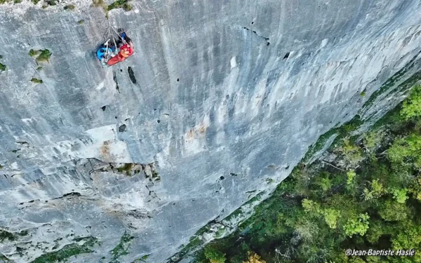 Dormir à Freyr en falaise