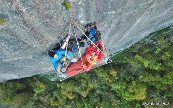 Portaledge à 120 mètres de hauteur