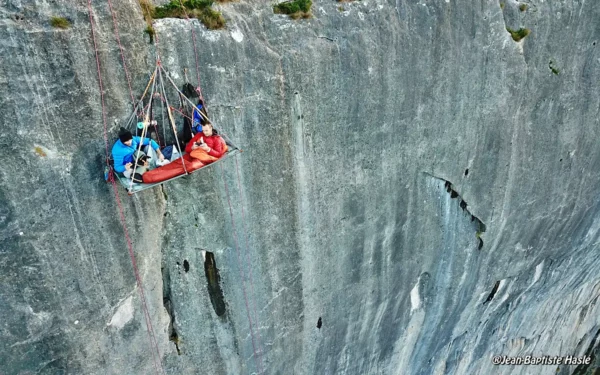 Portaledge sur les falaises de Freyr