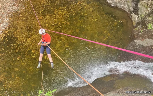 Tyrolienne dans le canyon Spiccia Rossa