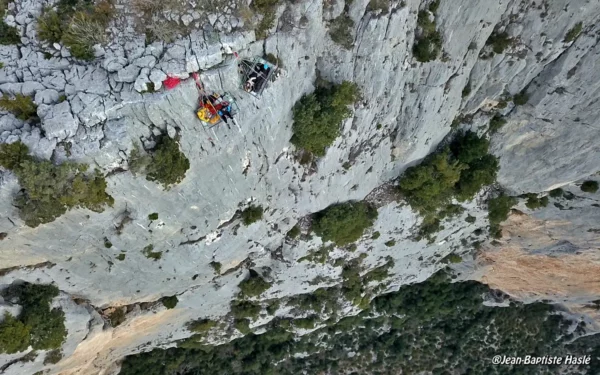 Bivouac suspendu sur les falaises du Verdon