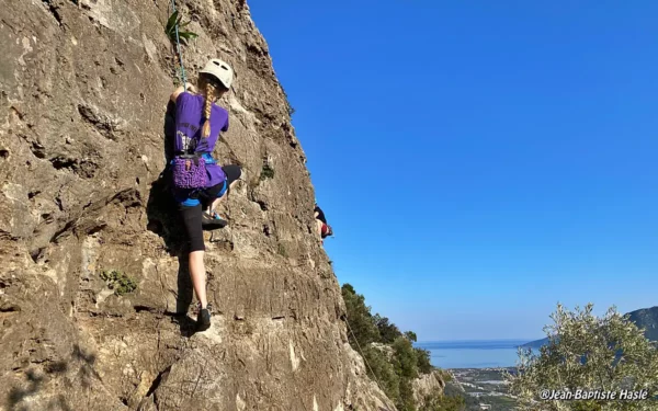 Escalade facile sur les falaises de Leonidio